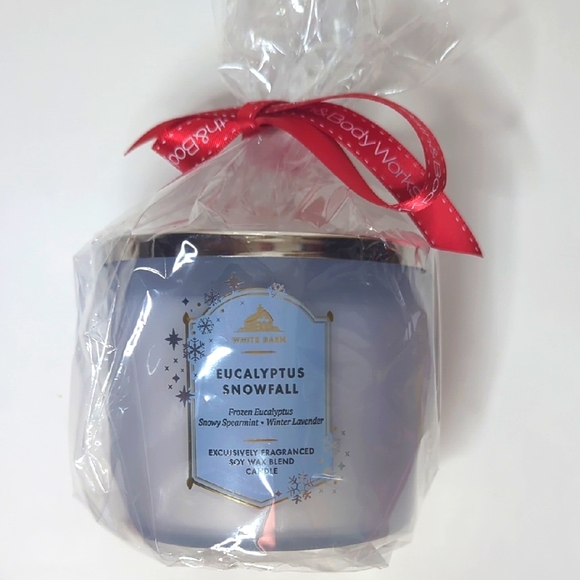Bath & Body Works White Barn Candle In Eucalyptus Snowfall Scent 14.5 Oz - Picture 1 of 3